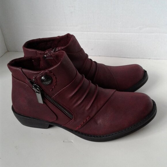 Women's Red Ankle Boot size 6M Faux Leather Easy Street - Picture 11 of 11